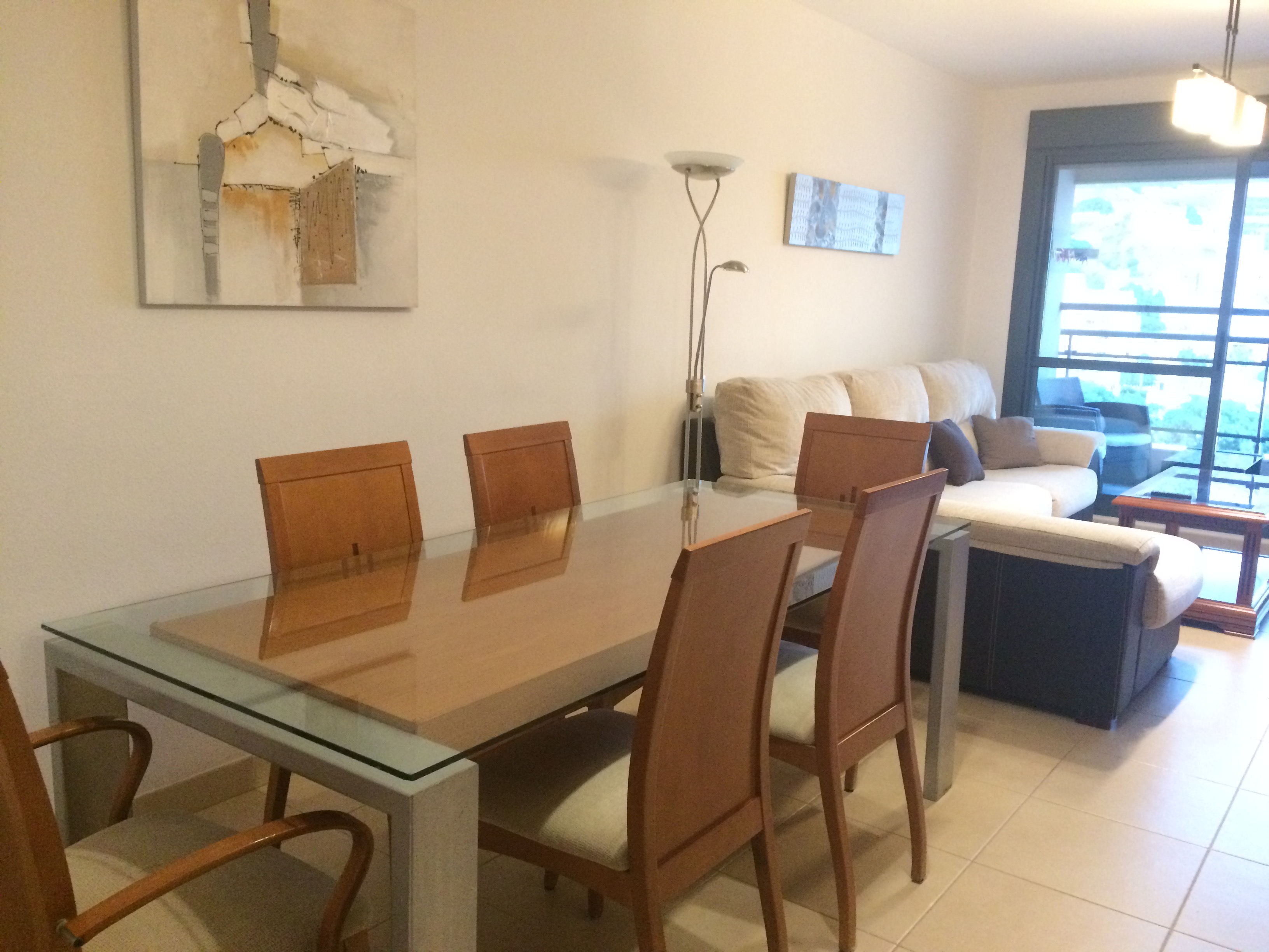 PISO EN ALQUILER AGUADULCE (ROQUETAS DE MAR)MUY CENTRICO Y COMPLETAMENTE EQUIPADO Y AMUEBLADO. CON AMPLIA PLAZA DE GARAJE CERRADA